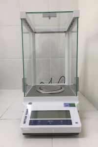 IDB-BIO.C-09 Analytical Balance