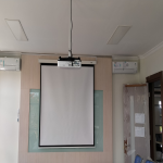 IDB-LIB.A-09 Projector with Bracket and Screen